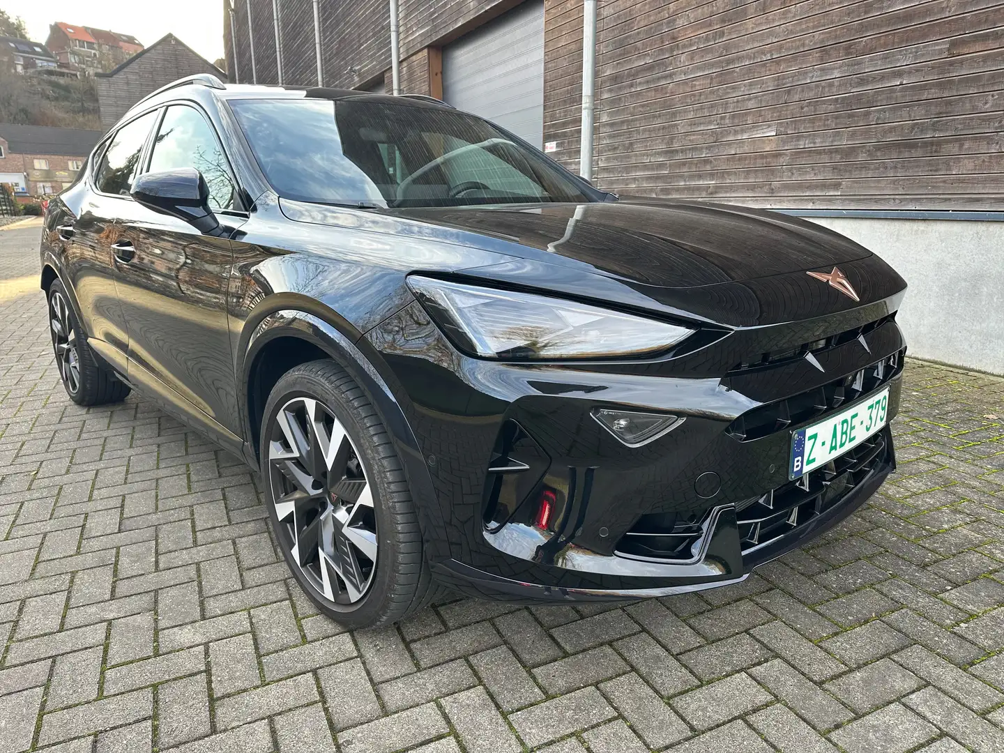 CUPRA Formentor VZ5 2.0 TSI 333 cv 4x4 DSG7 (Golf R moteur) Noir - 1