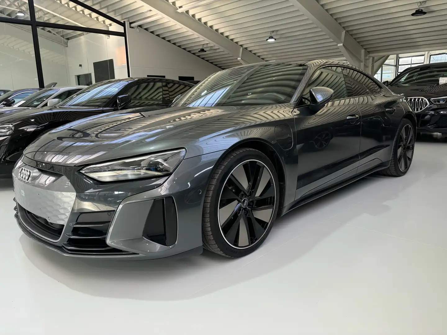 Audi e-tron GT 93.4 kWh 60 Quattro full option head up pano full Gris - 2