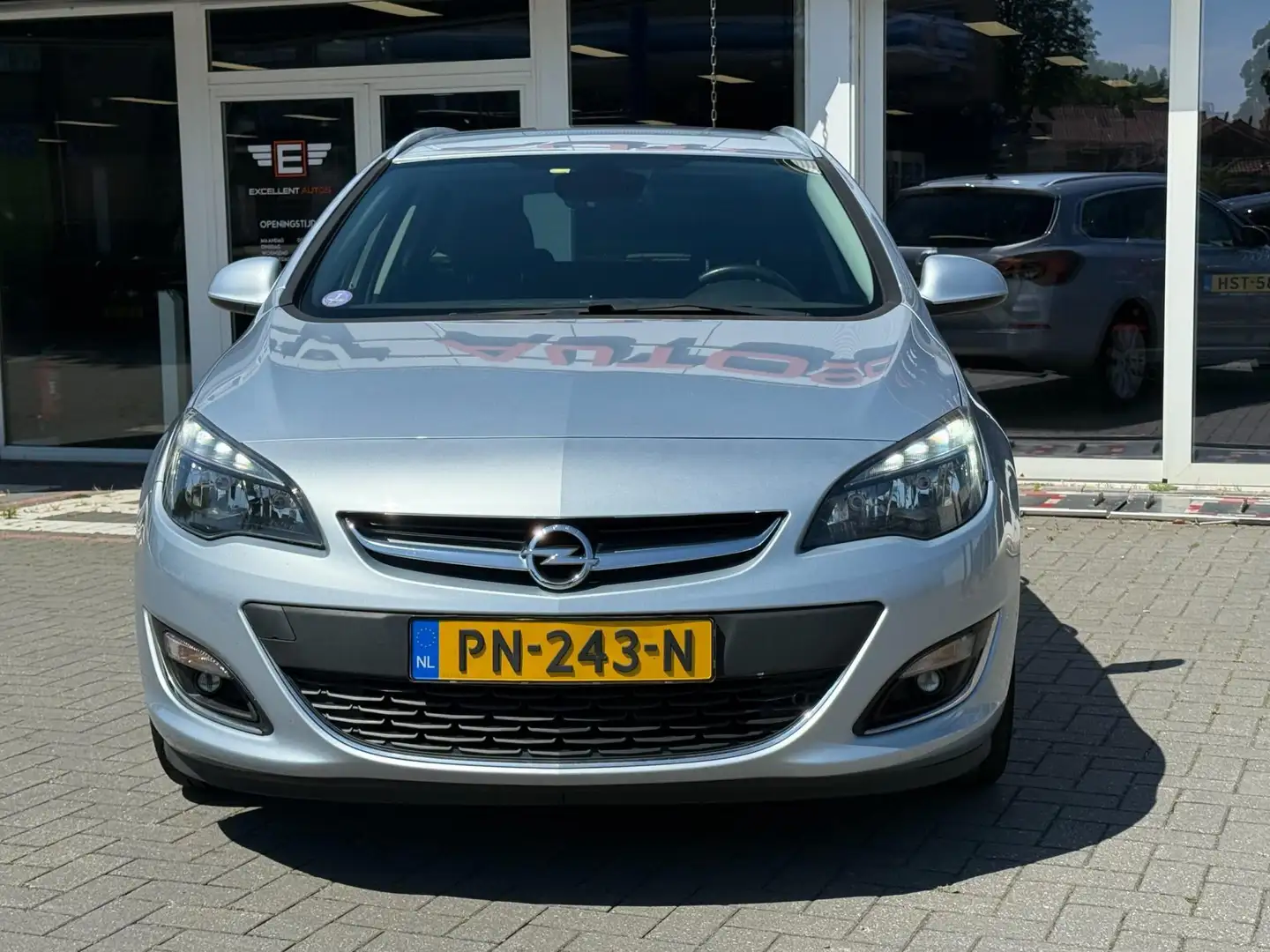 Opel Astra Sports Tourer 1.4 Business + Grijs - 2