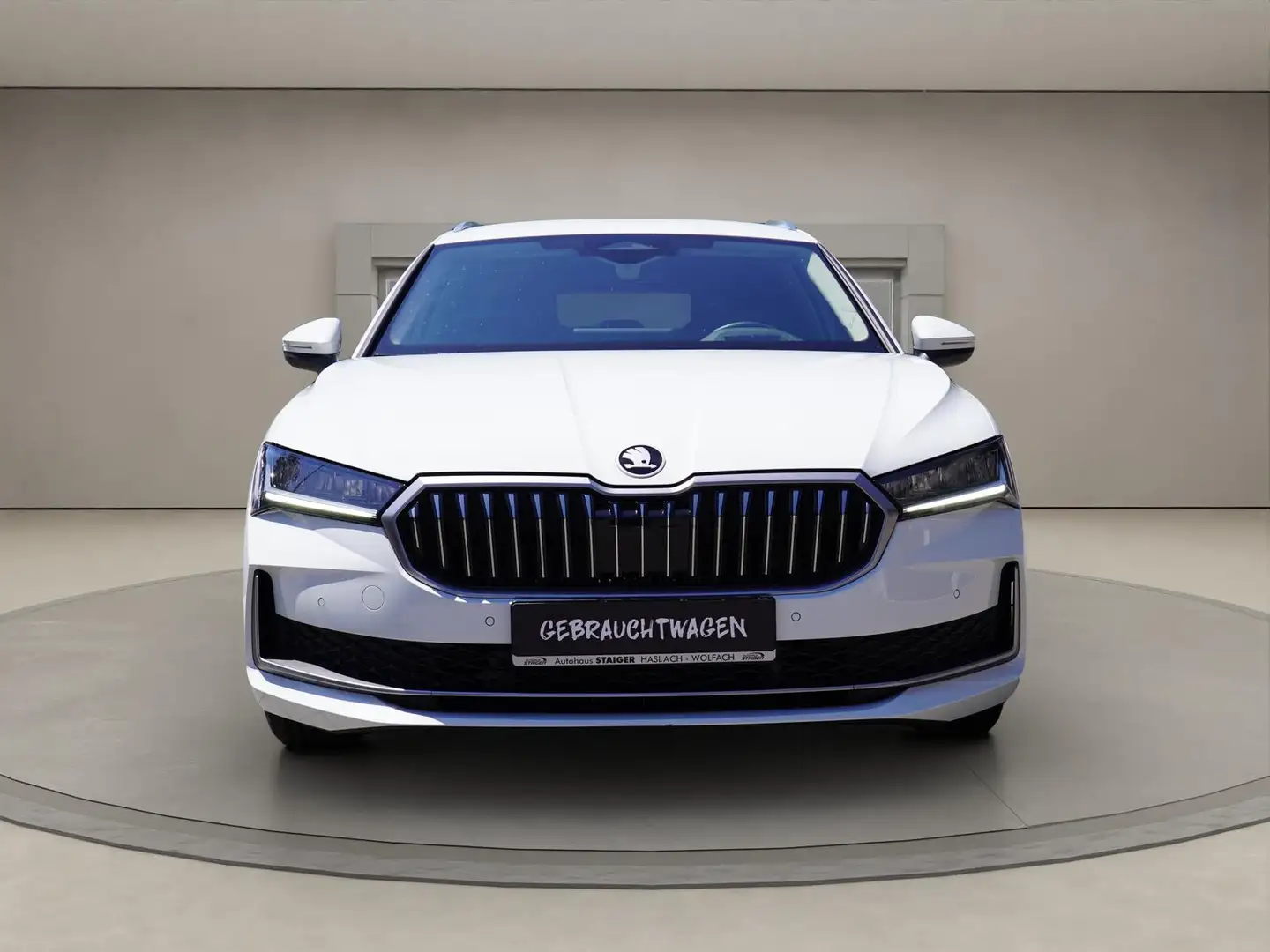 Skoda Superb Combi Selection 1,5 eTSI+SHZ+Kamera+ Weiß - 2