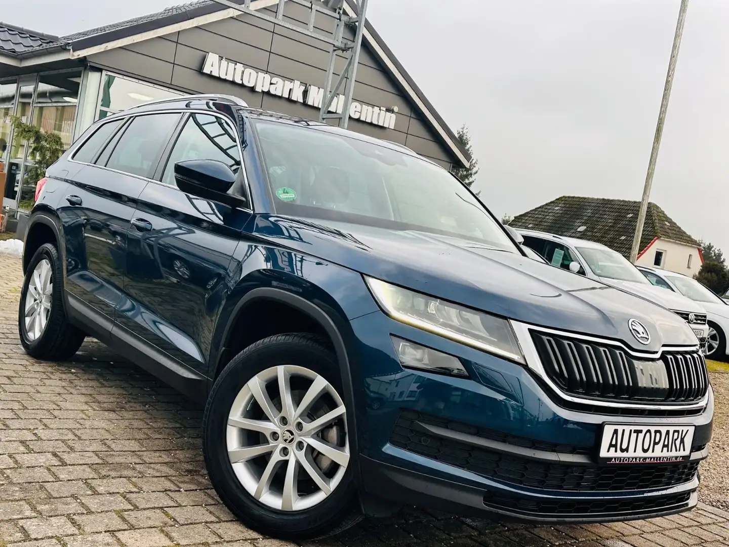 Skoda Kodiaq Style 4x4 *LED*NAVI*AHK*1. HAND* Blau - 1