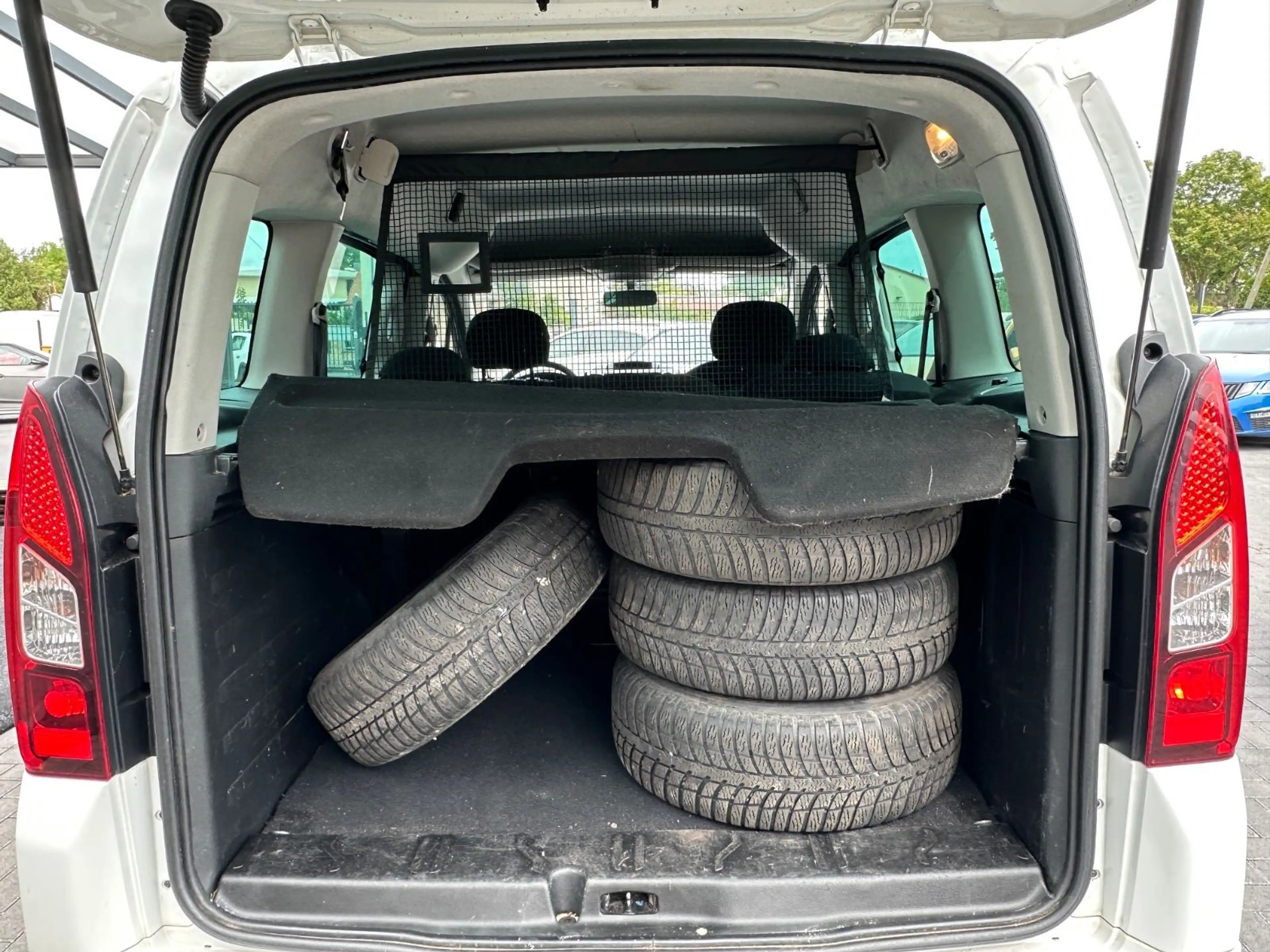 Peugeot Partner Active Automatik*Klima*Temp*PDC*AH — photo 6