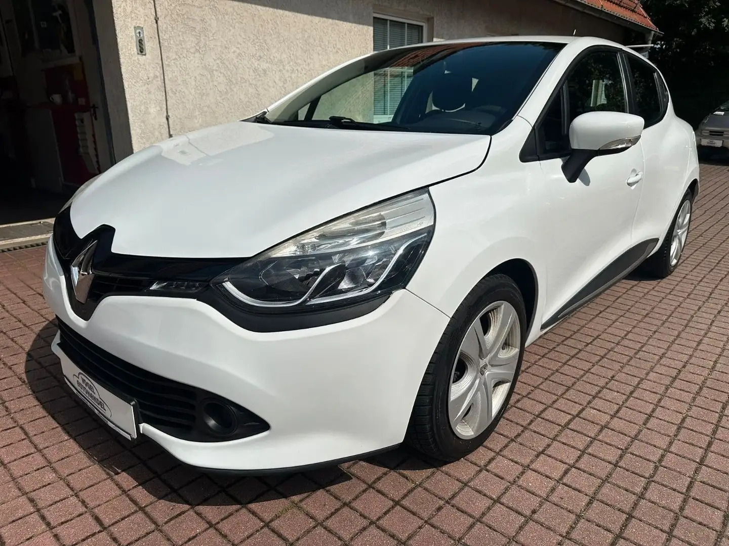 Renault Clio IV Dynamique*49TKM*NAVI*KLIMA*PDC*ALLWETTER Weiß - 1