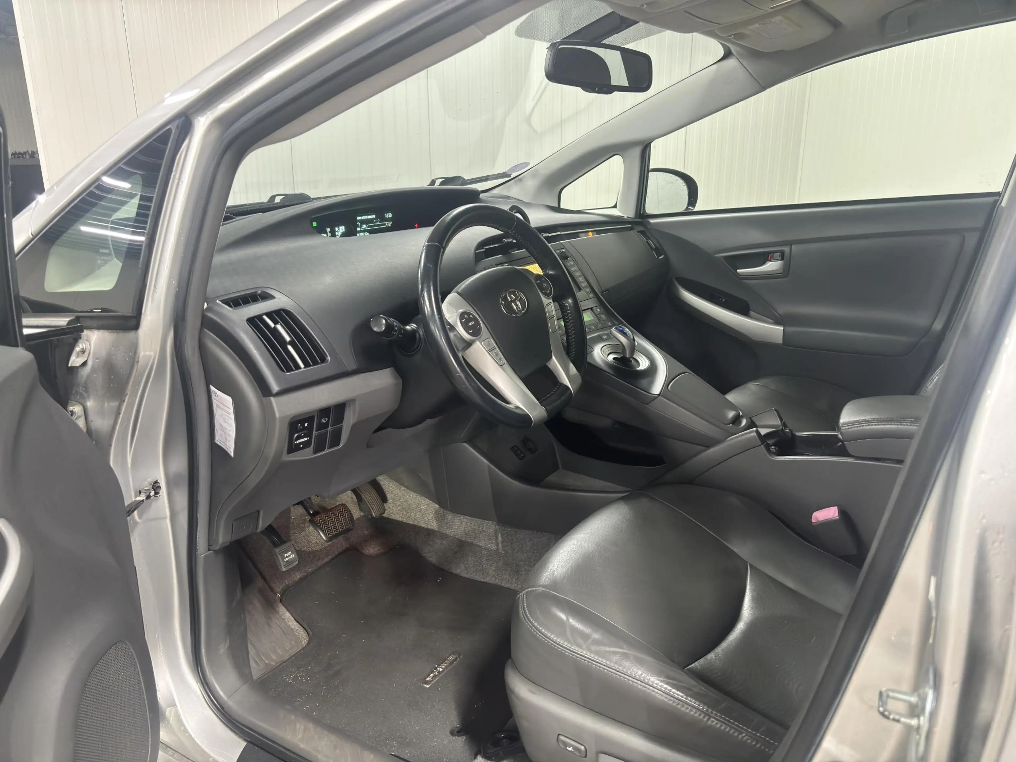 Toyota Prius 1.8 Executive NL Auto, onderhoud op orde, 2e eigen — photo 3