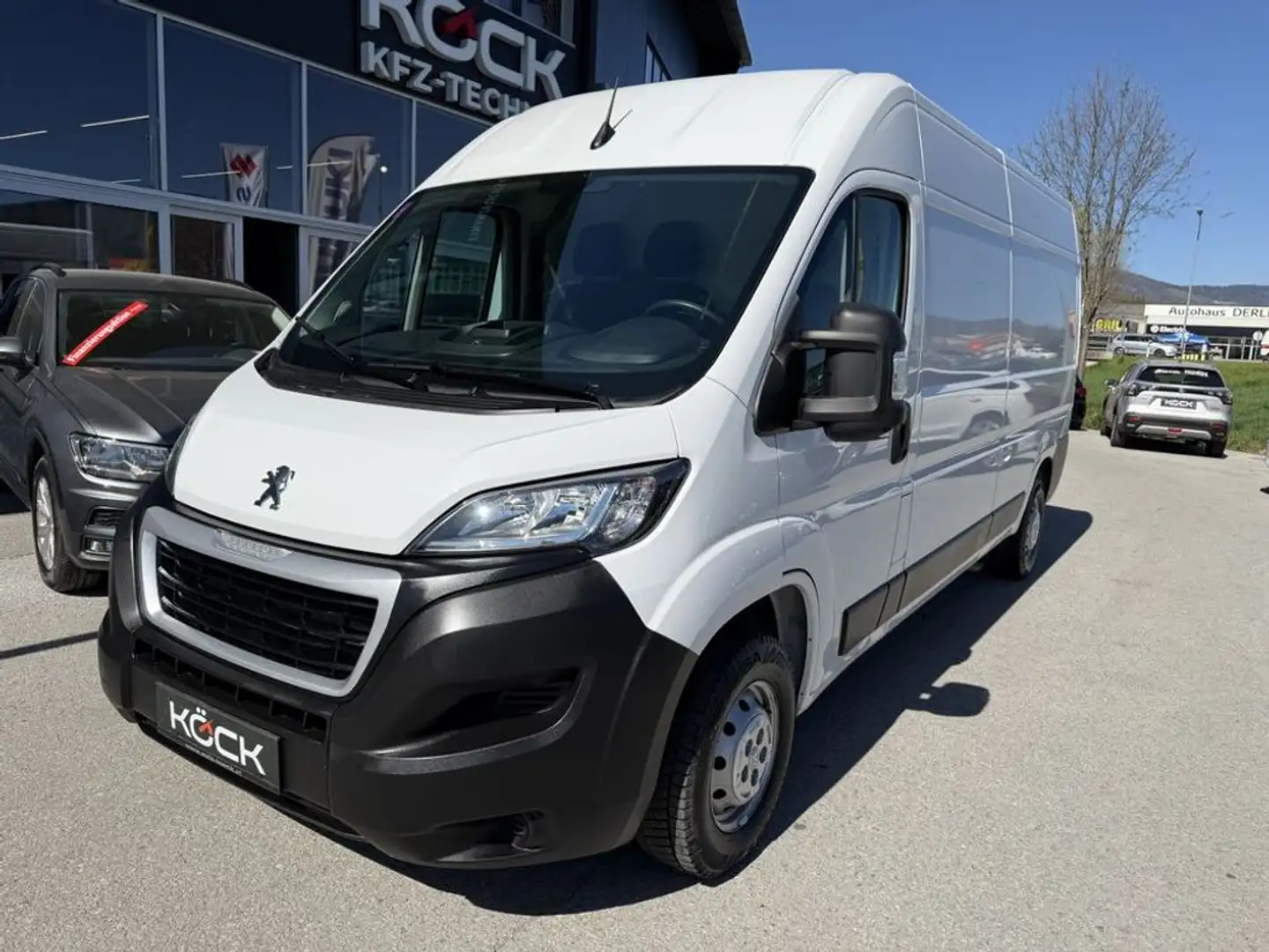 Peugeot Boxer 333 L3H2 BlueHDi 140 Stop&Start Weiß - 2