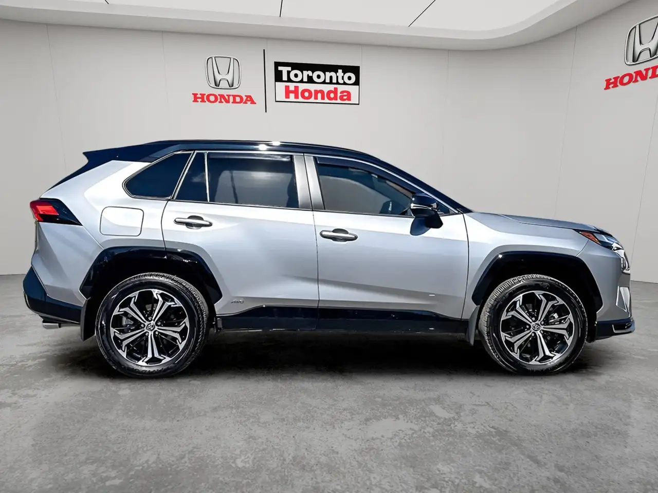 Toyota RAV 4 снимка Toyota RAV 4