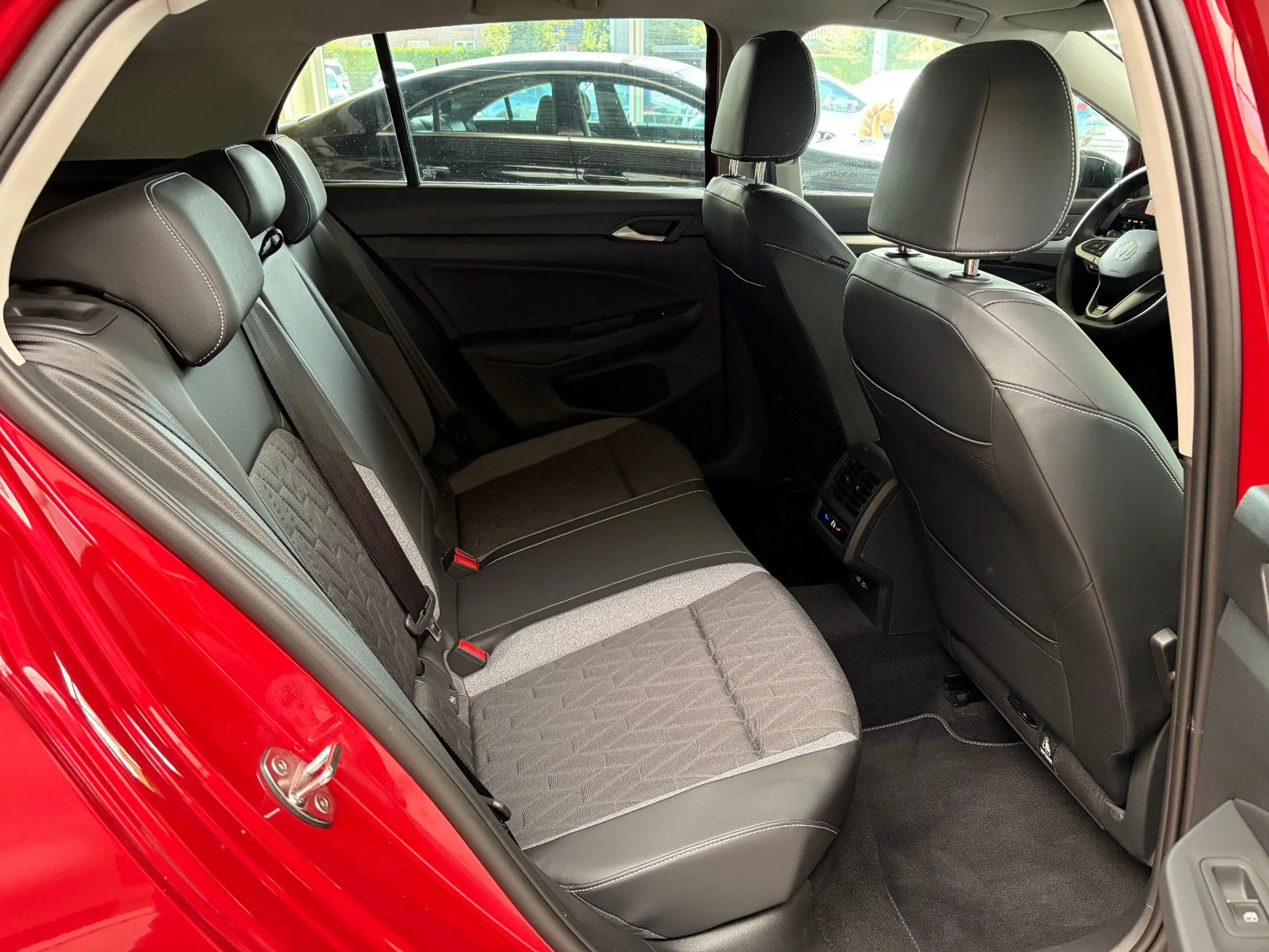 Volkswagen Golf VIII 1.5 TSI 110 kW Goal/AHK/ACC/KAMERA/LED — photo 10