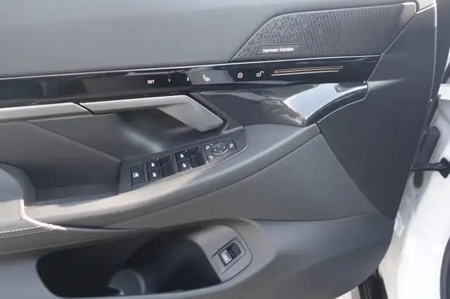 BMW 520 520d MHEV Aut.***M-Paket/AHK/8 fach ALU*** Ansicht 12