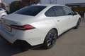 BMW 520 520d MHEV Aut.***M-Paket/AHK/8 fach ALU*** Weiß - thumbnail 7