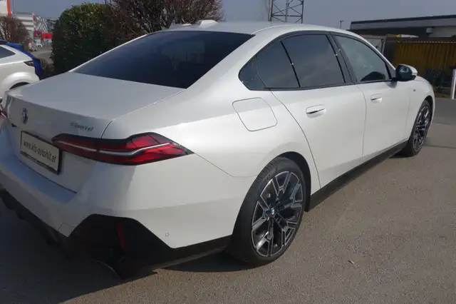 BMW 520 520d MHEV Aut.***M-Paket/AHK/8 fach ALU*** Ansicht 7