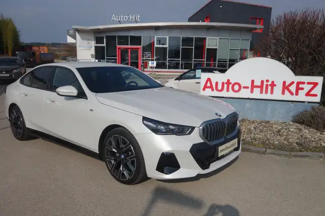 BMW 520 520d MHEV Aut.***M-Paket/AHK/8 fach ALU*** Ansicht 1