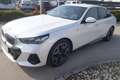 BMW 520 520d MHEV Aut.***M-Paket/AHK/8 fach ALU*** Weiß - thumbnail 3