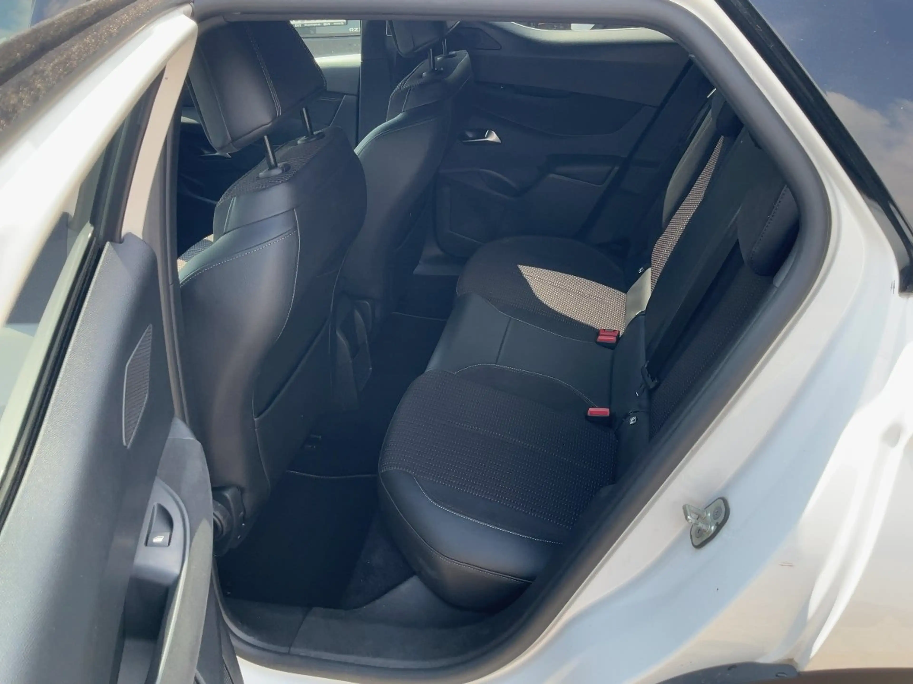 DS Automobiles DS 3 Crossback Alcantara+LED+Navi+SHZ+Kam.+LM — photo 11