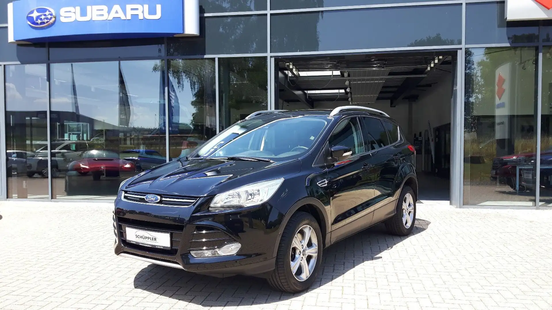 Ford Kuga 2,0TDCi Titanium 4x4 Zwart - 1