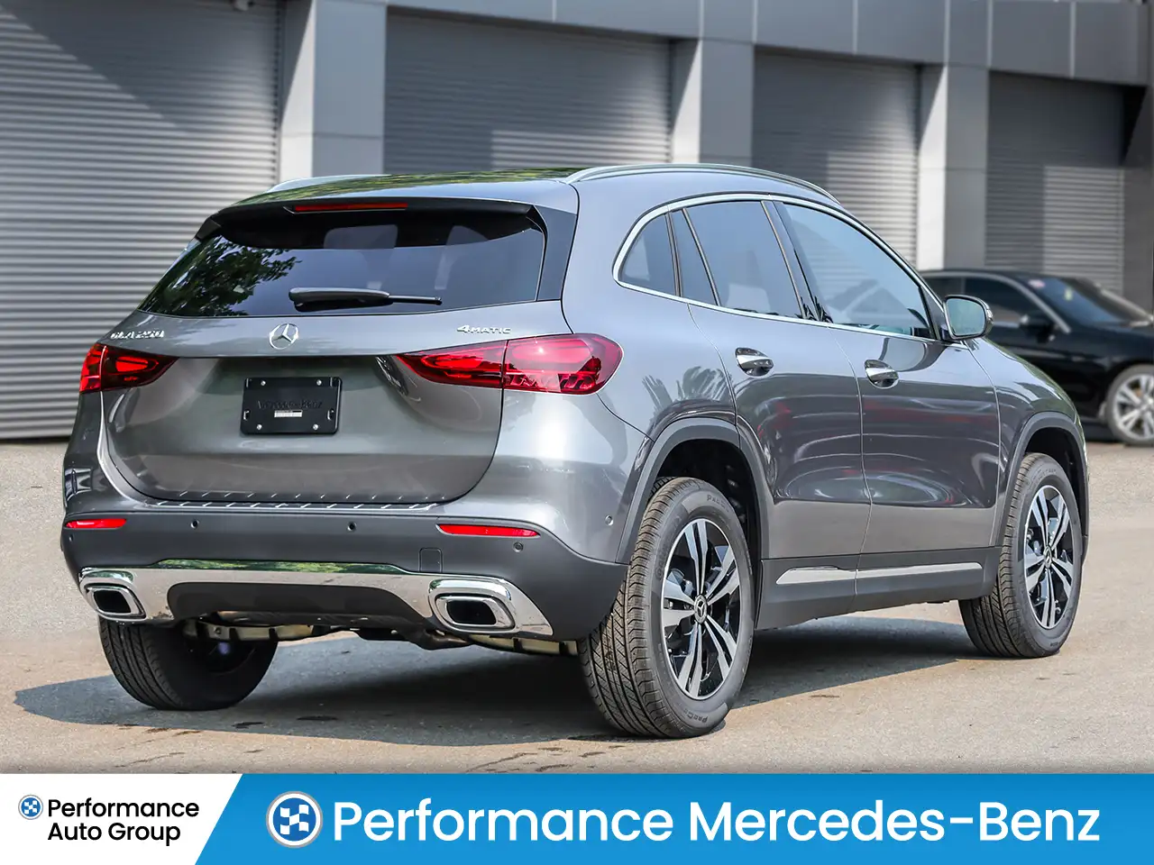 Mercedes-Benz GLA снимка Mercedes-Benz GLA