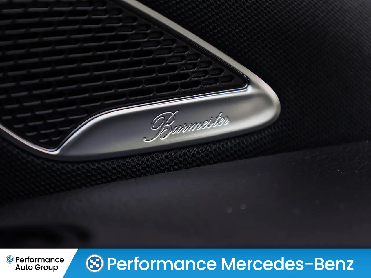 Mercedes-Benz GLA снимка Mercedes-Benz GLA