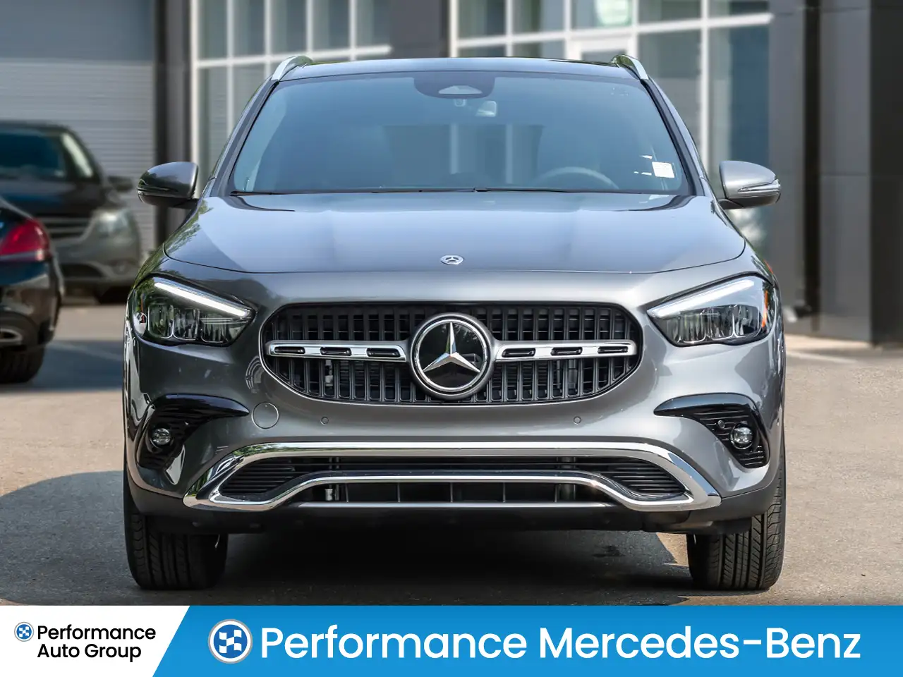 Mercedes-Benz GLA снимка Mercedes-Benz GLA
