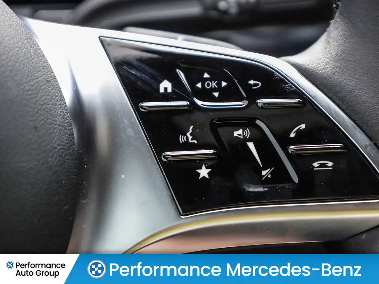 Mercedes-Benz GLA снимка Mercedes-Benz GLA