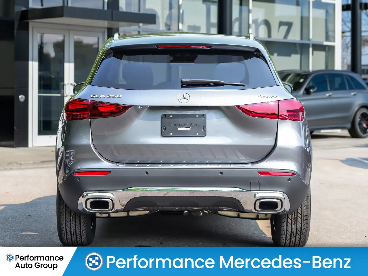 Mercedes-Benz GLA снимка Mercedes-Benz GLA