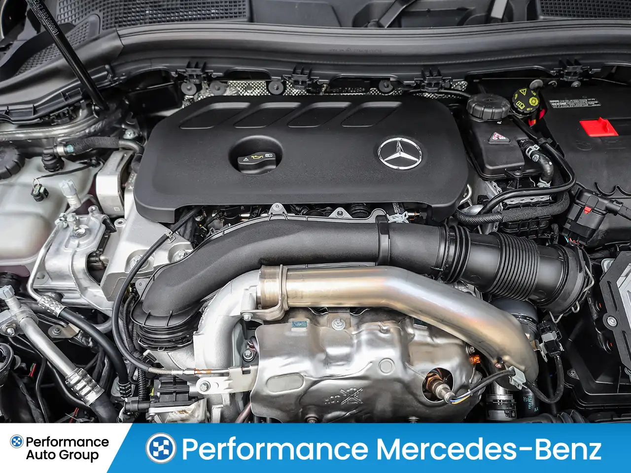 Mercedes-Benz GLA снимка Mercedes-Benz GLA