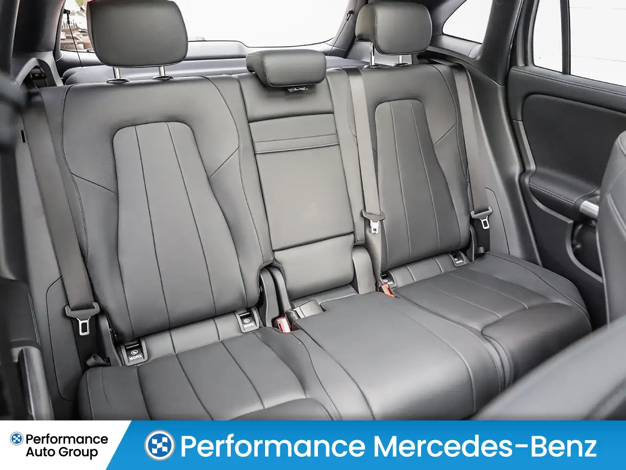 Mercedes-Benz GLA снимка Mercedes-Benz GLA
