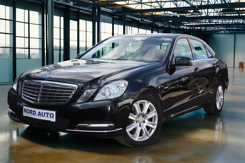Mercedes-Benz E 200 BlueEFFICIENCY ELEGANCE Autom/Navi/Pdc/Ahk — photo 3