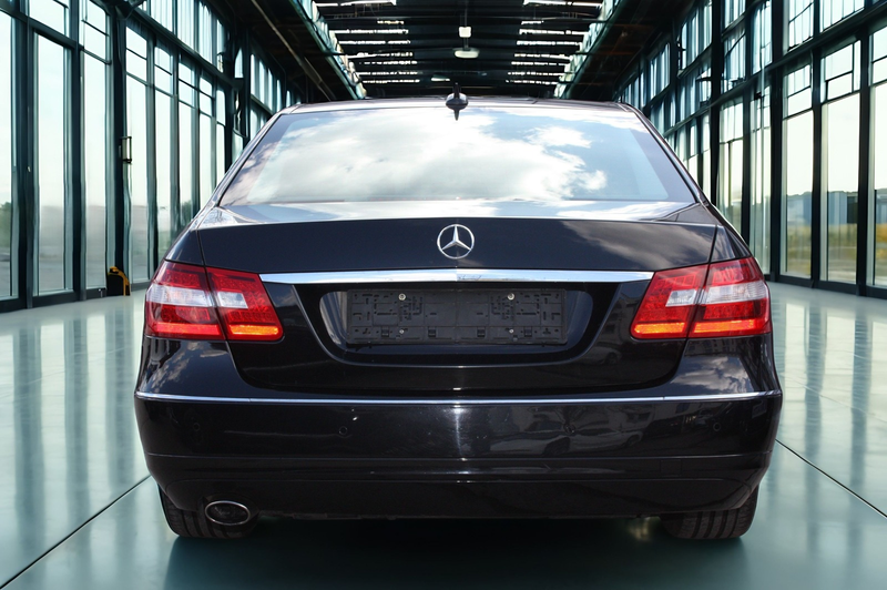 Mercedes-Benz E 200 BlueEFFICIENCY ELEGANCE Autom/Navi/Pdc/Ahk — photo 8