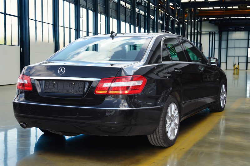 Mercedes-Benz E 200 BlueEFFICIENCY ELEGANCE Autom/Navi/Pdc/Ahk — photo 9