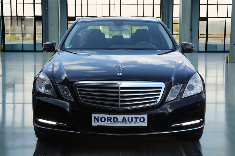 Mercedes-Benz E 200 BlueEFFICIENCY ELEGANCE Autom/Navi/Pdc/Ahk — photo 4