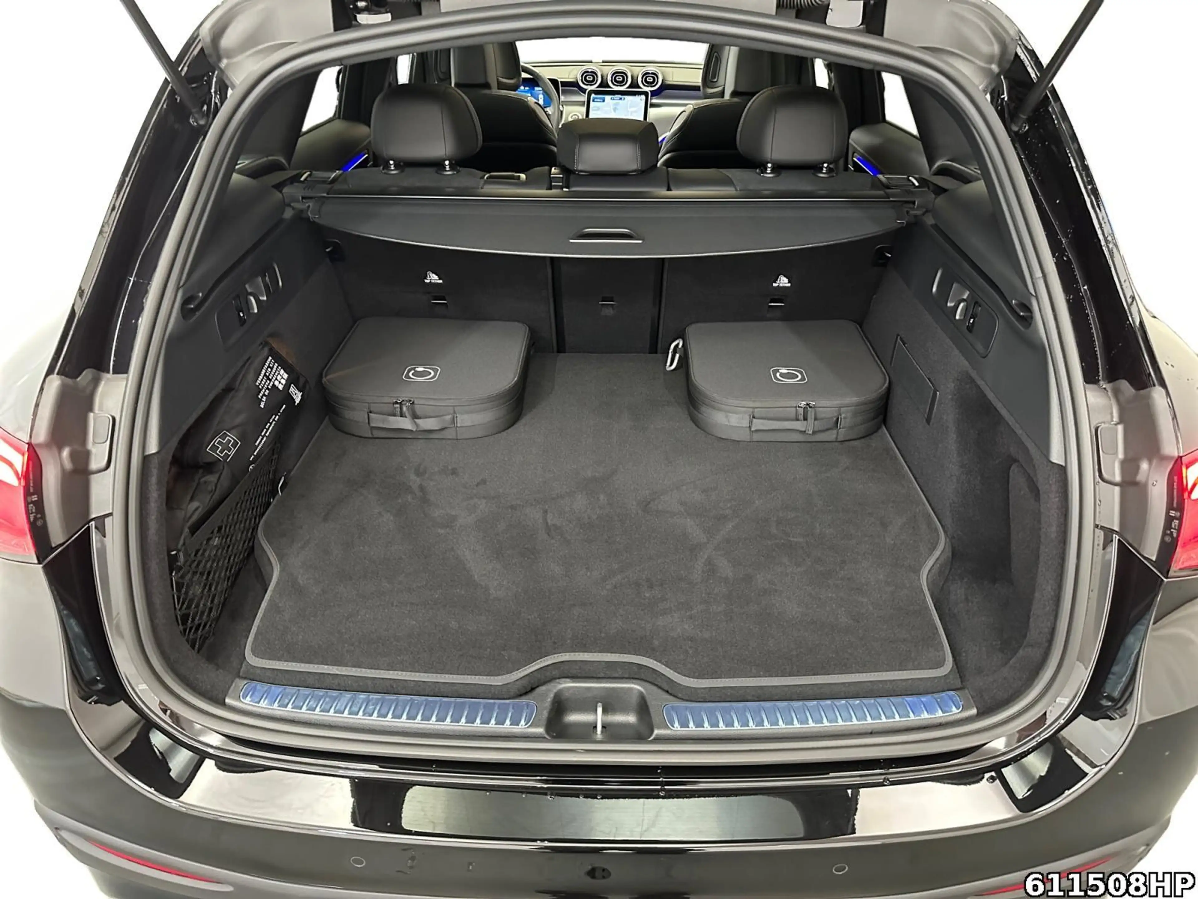Mercedes-Benz GLC 300 de 4M AMG Digital-Light Pano AHK Memory — photo 6