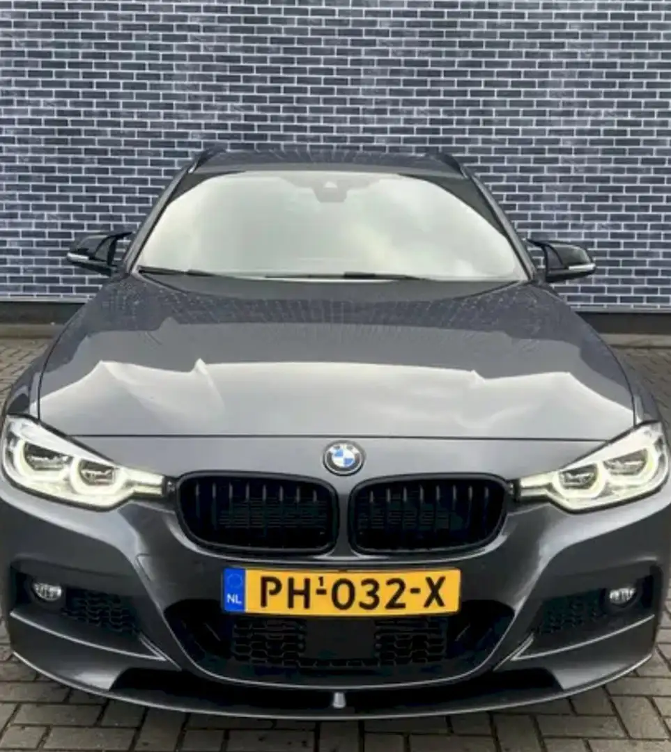 BMW 335 335 xDr. Cent.Hi.Ex Gris - 1