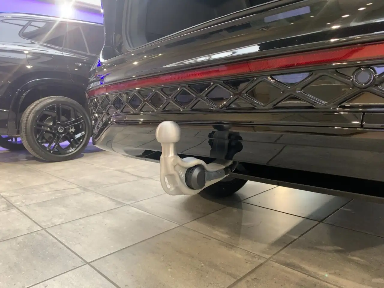 Volkswagen Tiguan R-Line 2,0 l TDI 4M *MATRIX*PANO*AHK*NAV* 16