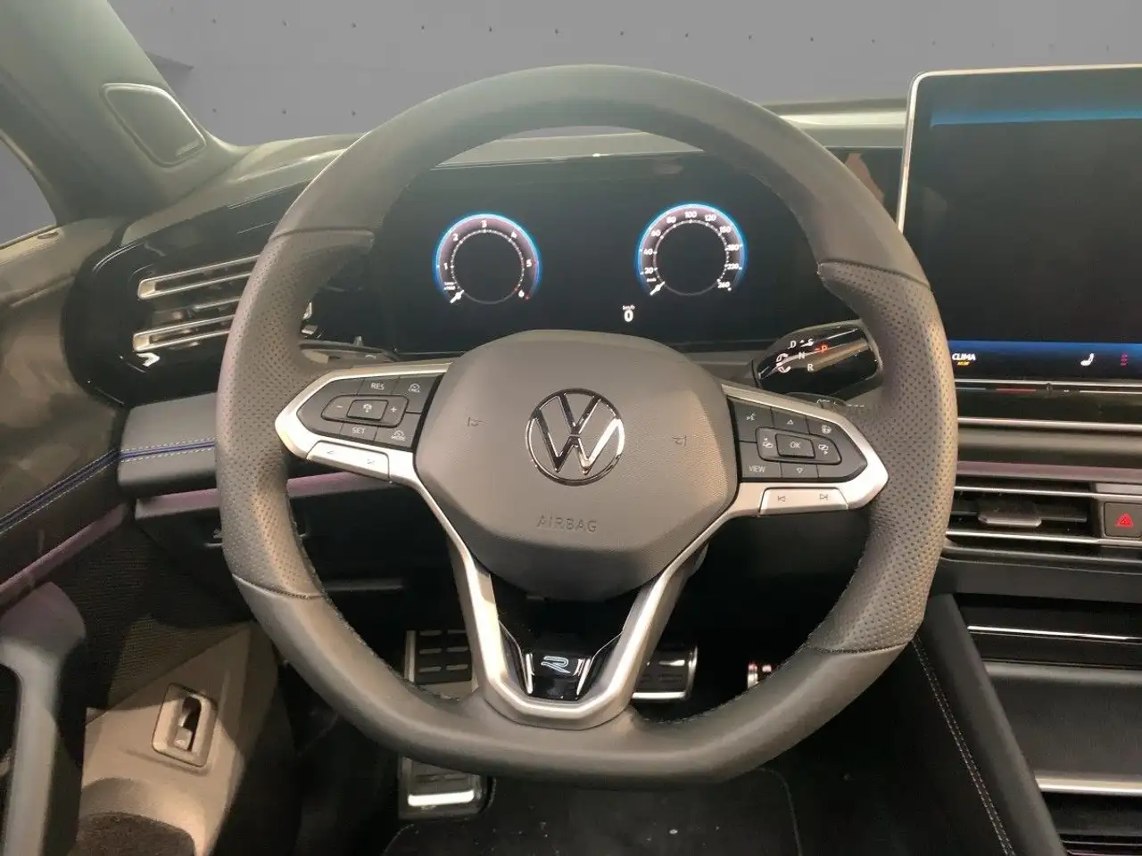 Volkswagen Tiguan R-Line 2,0 l TDI 4M *MATRIX*PANO*AHK*NAV* 12