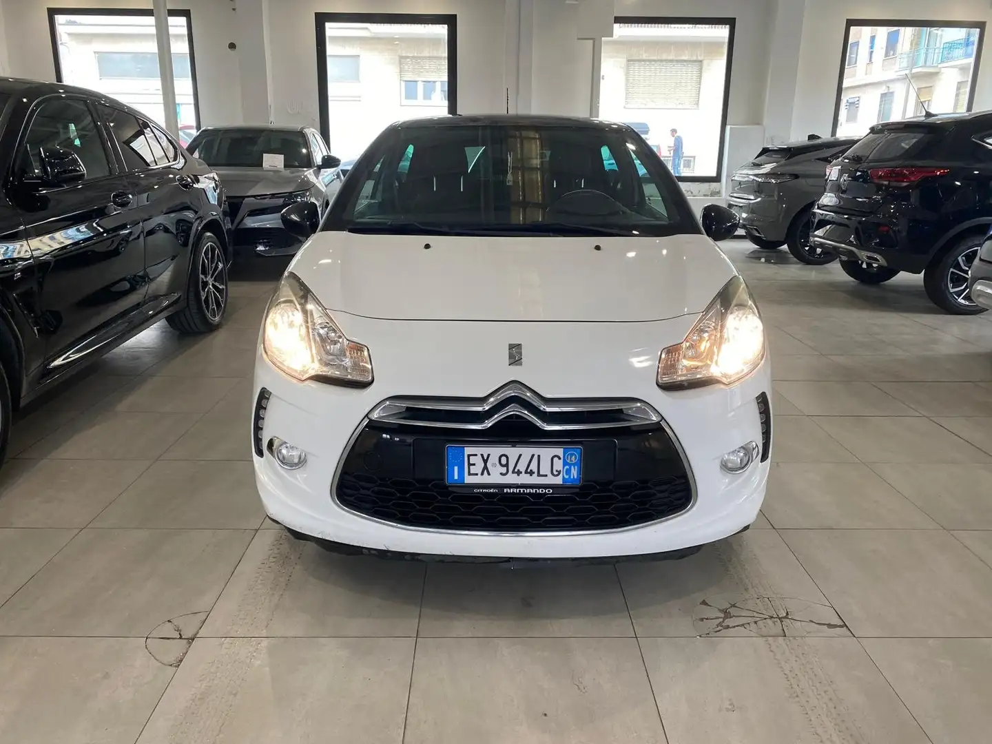 Citroen DS3 1.2 puretech So Chic 82cv pronta consegna Blanc - 2