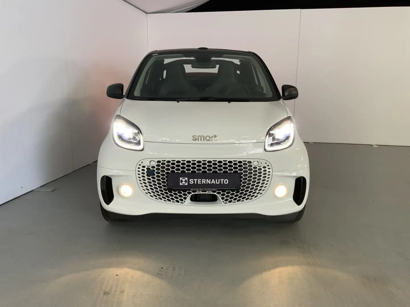 smart forTwo smart EQ fortwo cabrio Exclusive 22kW WinterPak Weiß - 2