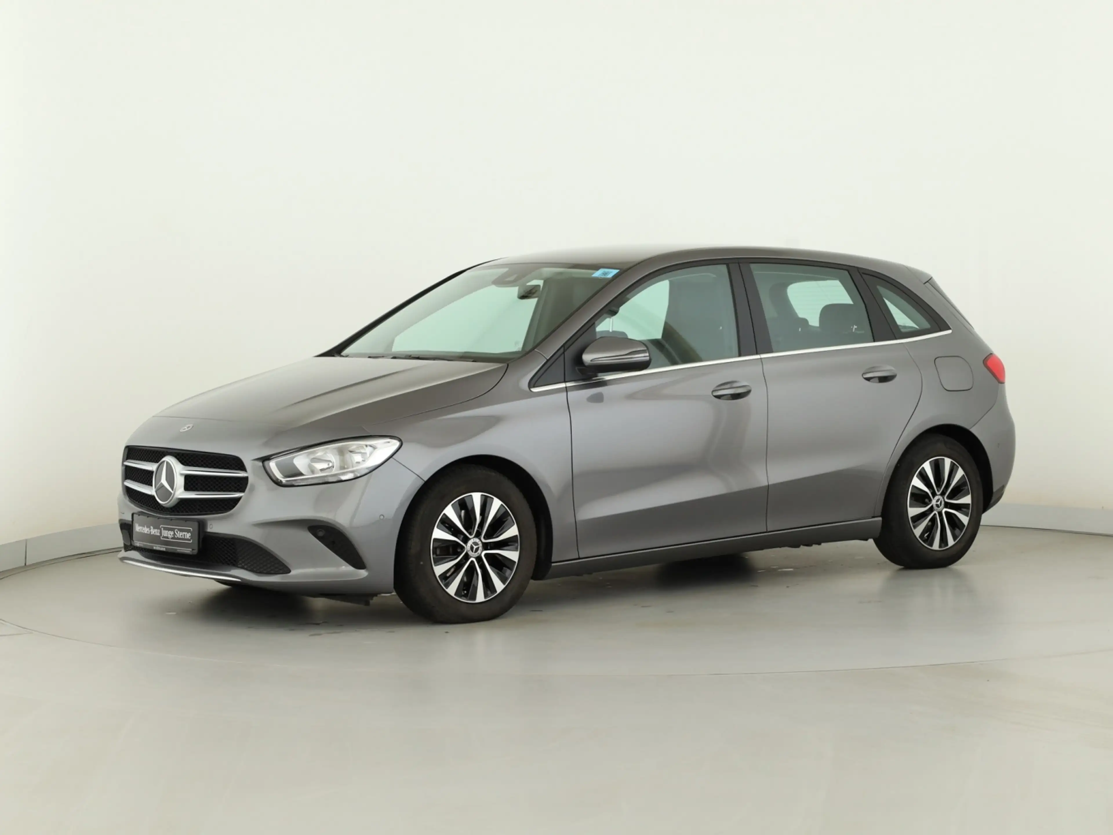 Mercedes-Benz B 180 Sitzheizung*Navigation*PDC*Kamera*Tempomat — photo 5