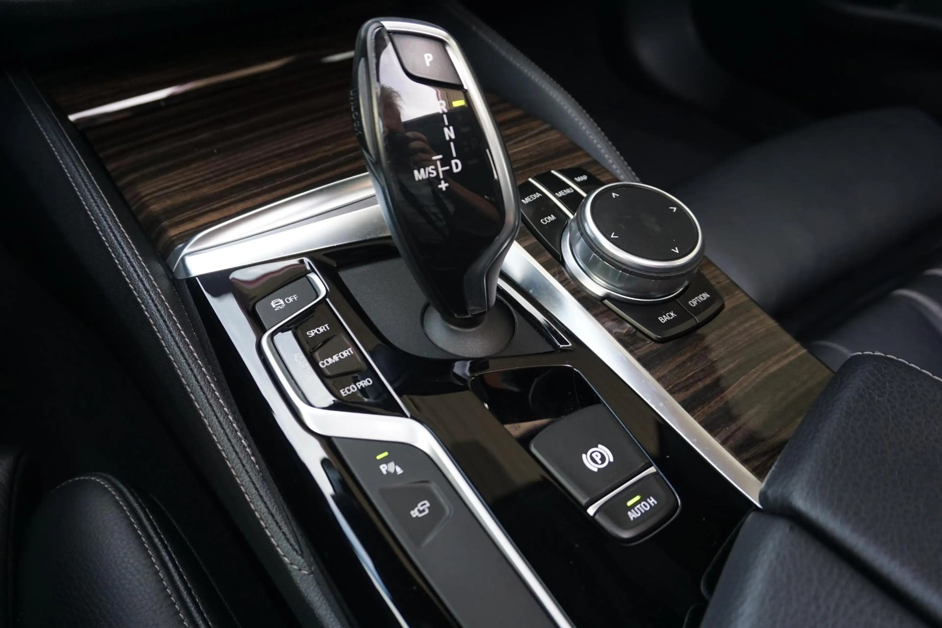 BMW 530 5-serie Touring 530i High Executive | M-Sport | 4W — photo 12