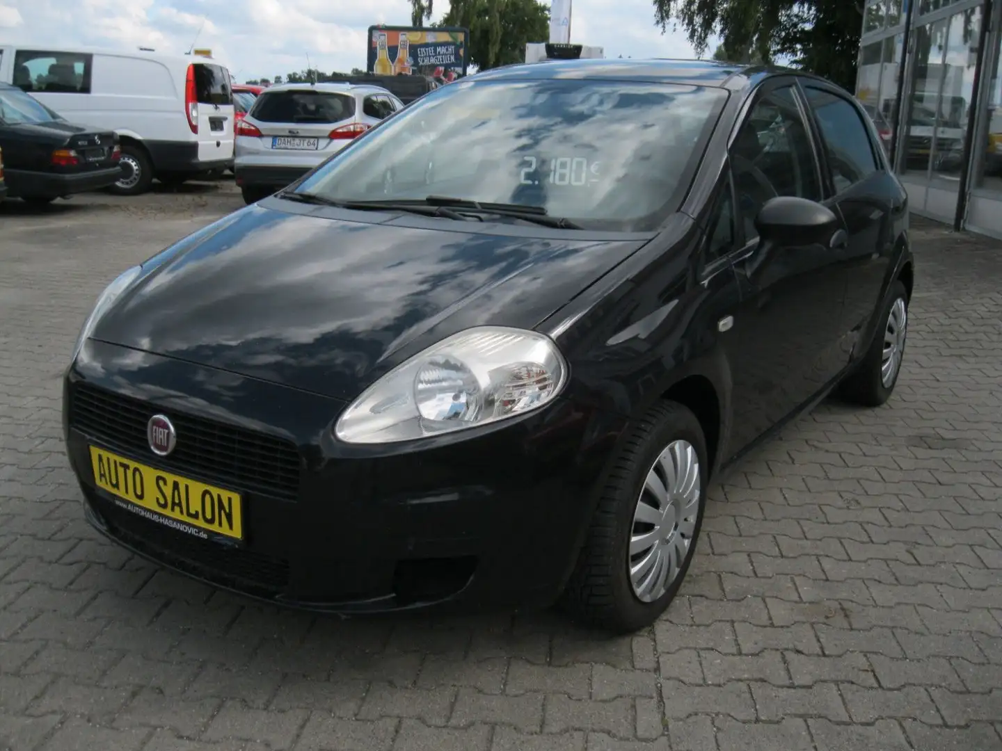 Fiat Punto 1.2 MORE *5-trg+Klima* Schwarz - 1
