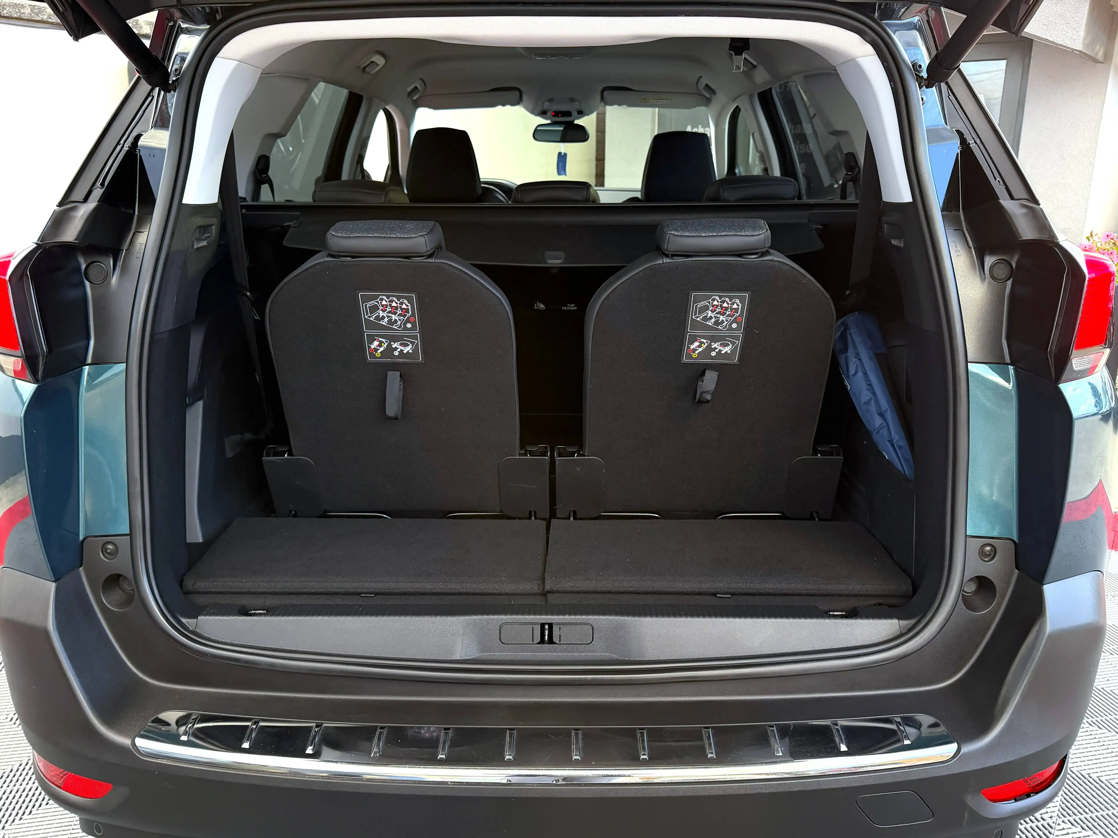 Peugeot 5008 1.6 BlueHDi--BOITE AUTOMATIQUE--7 PLACES--AIRCO--GPS--CUIR--CARPLAY-- — photo 11