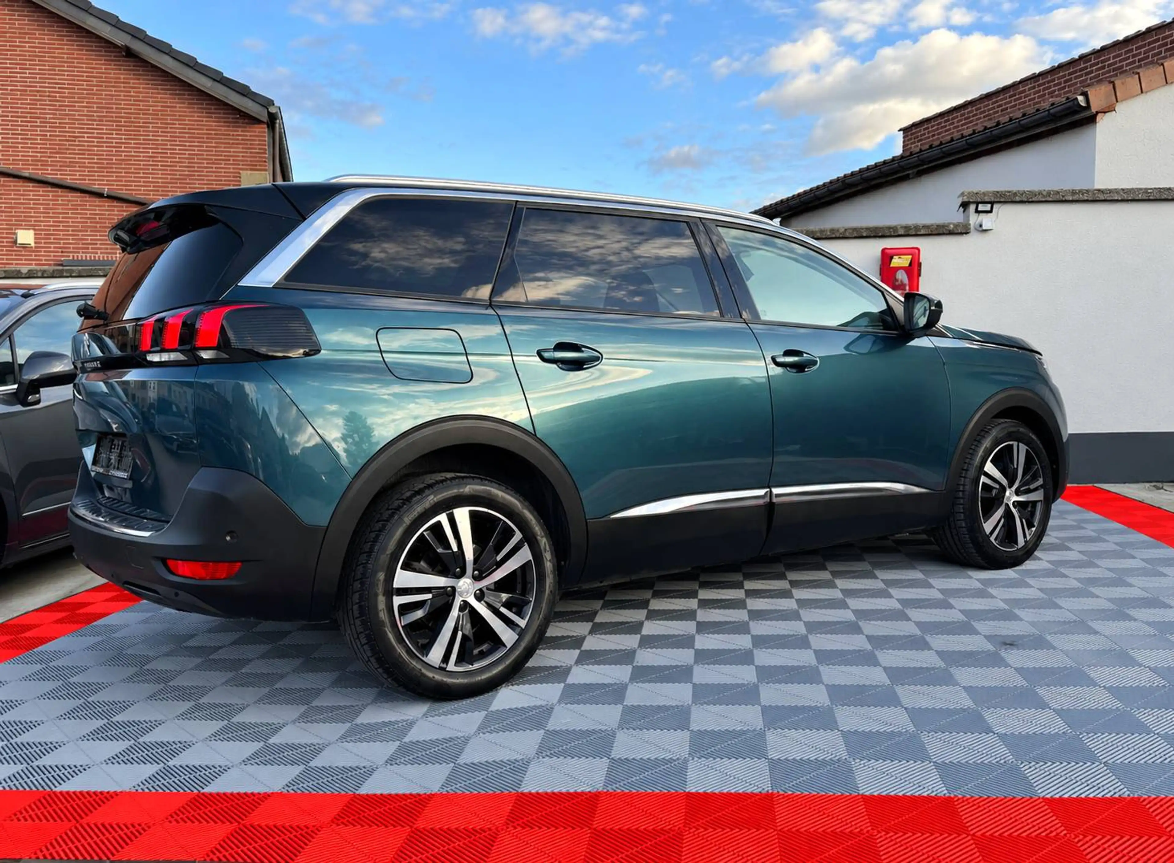 Peugeot 5008 1.6 BlueHDi--BOITE AUTOMATIQUE--7 PLACES--AIRCO--GPS--CUIR--CARPLAY-- — photo 7