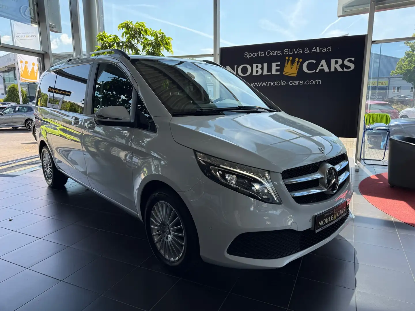 Mercedes-Benz V 220d EDITION kompakt AHK LED NAVI ALU Weiß - 1