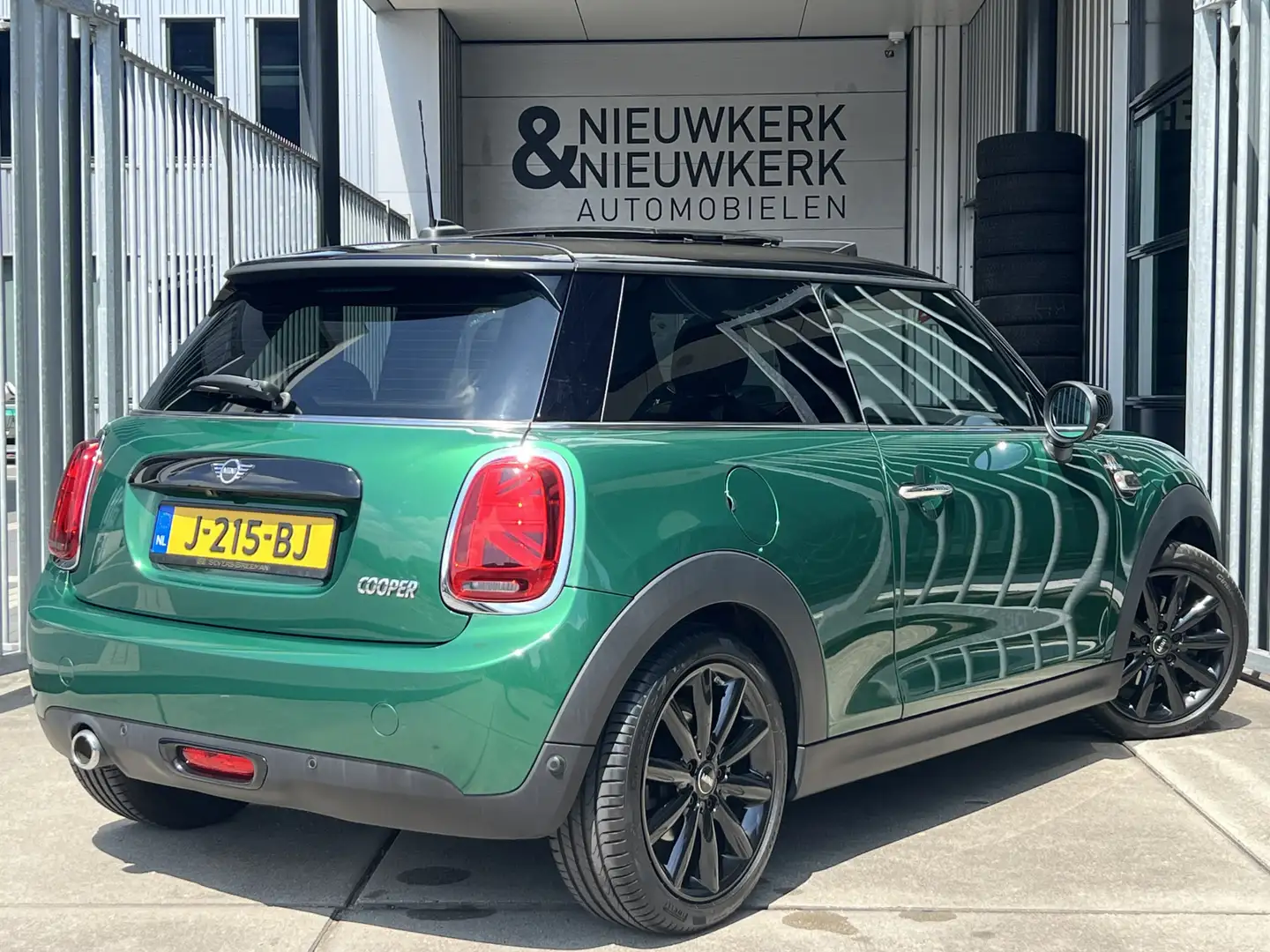 MINI Cooper Mini 1.5 60 Years Edition | AUTOMAAT | HEAD-UP DIS Verde - 2