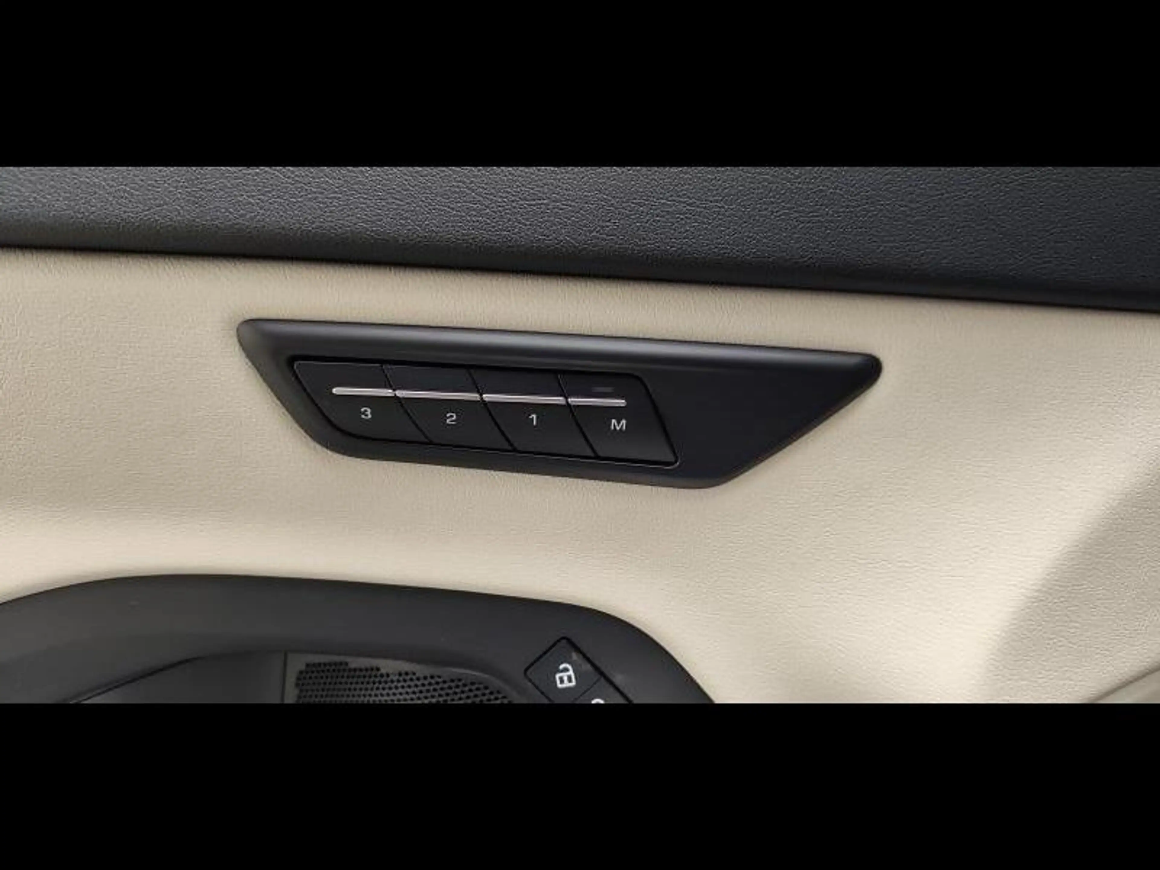 Jaguar E-Pace D165 AWD Auto S — photo 10
