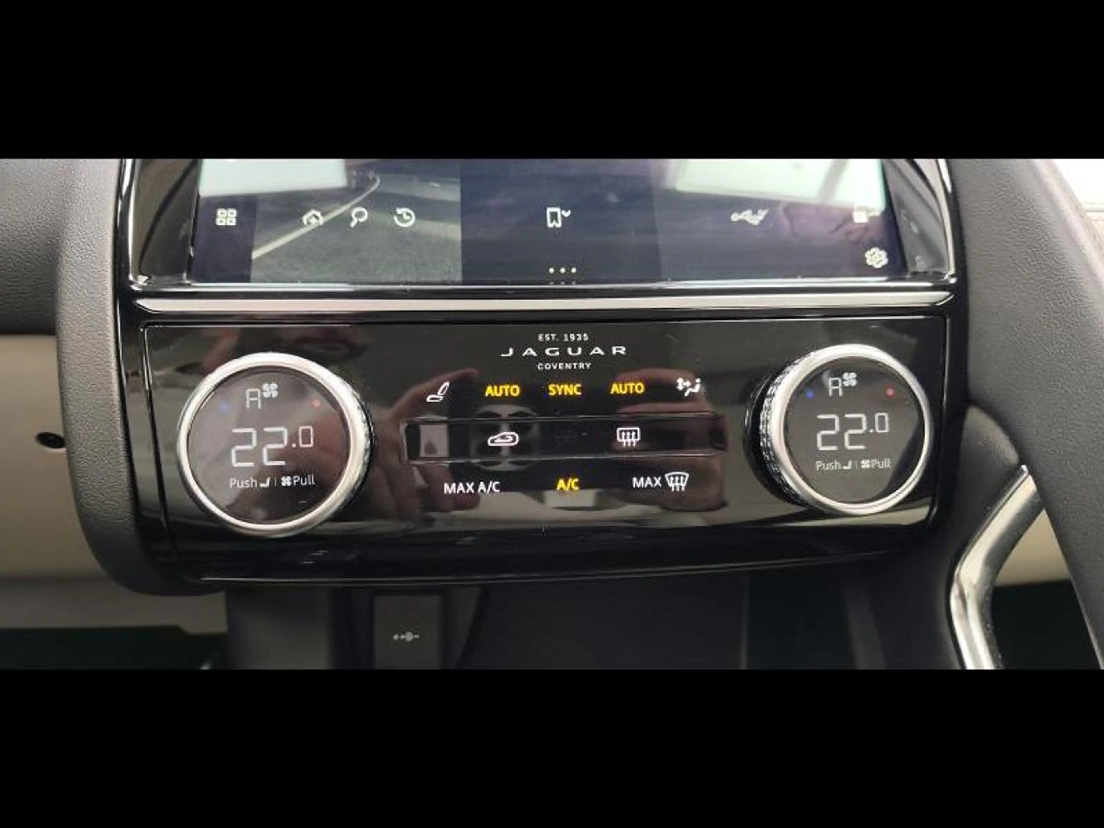 Jaguar E-Pace D165 AWD Auto S — photo 18