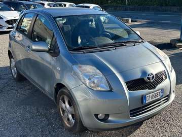 Yaris II 2005 5p 1.4 d-4d Sol