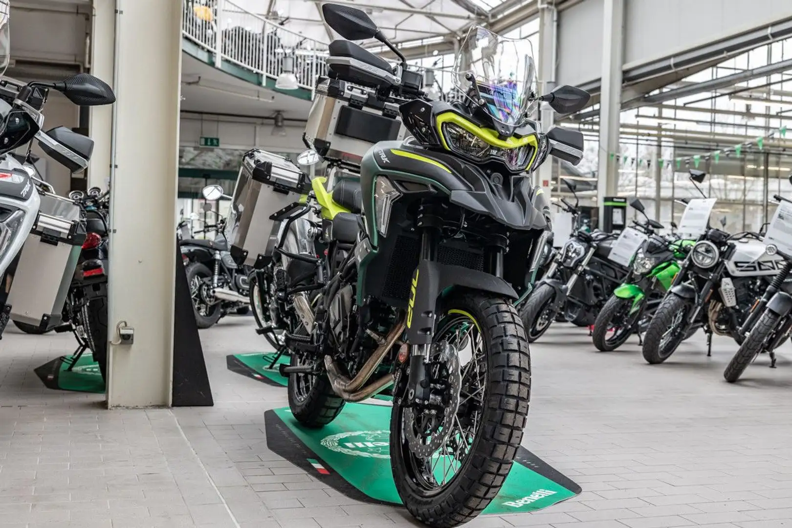 Benelli TRK 702 X ABS, inkl. Kofferset, sofort lieferbar Zöld - 2