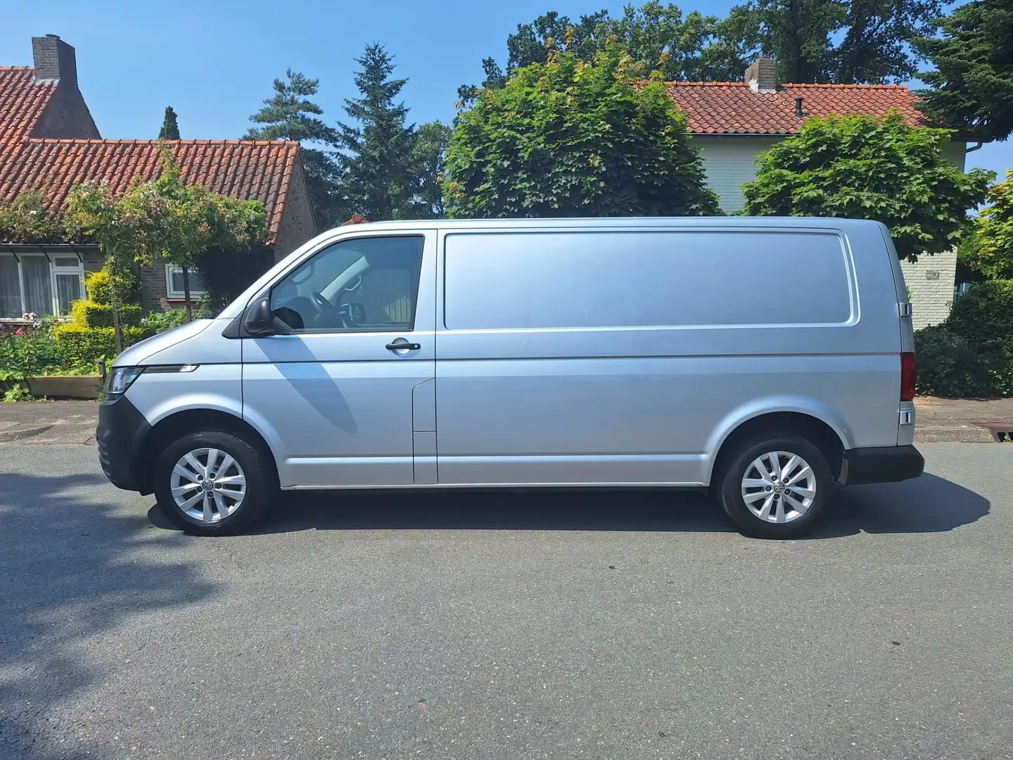 Volkswagen T6.1 Transporter 2.0 TDI LANG|150 PK|Trekhaak|Airco|Cruisecontrol Gris - 2