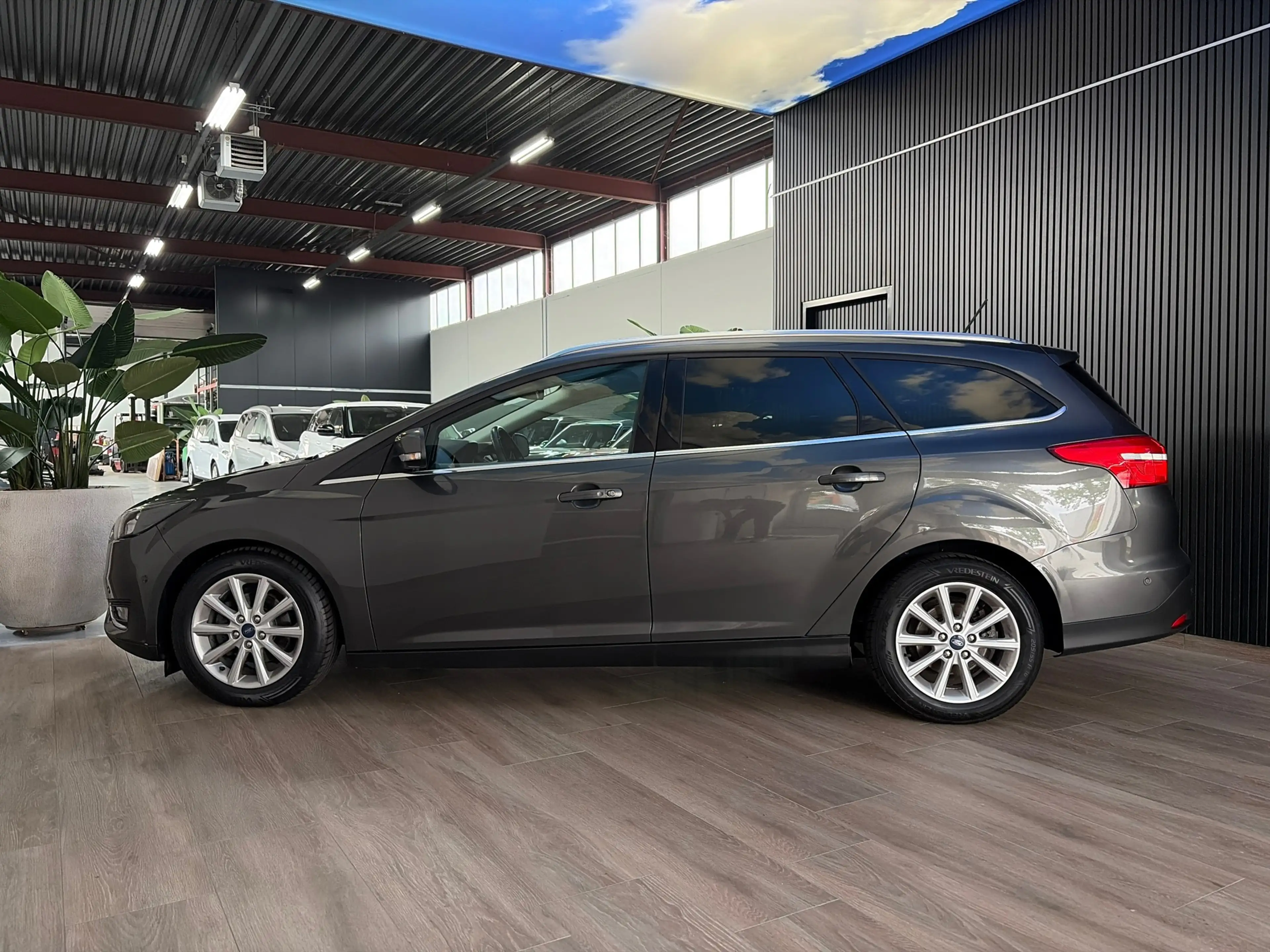 Ford Focus Wagon Titanium, volle uitvoering met nieuwe motor — photo 4