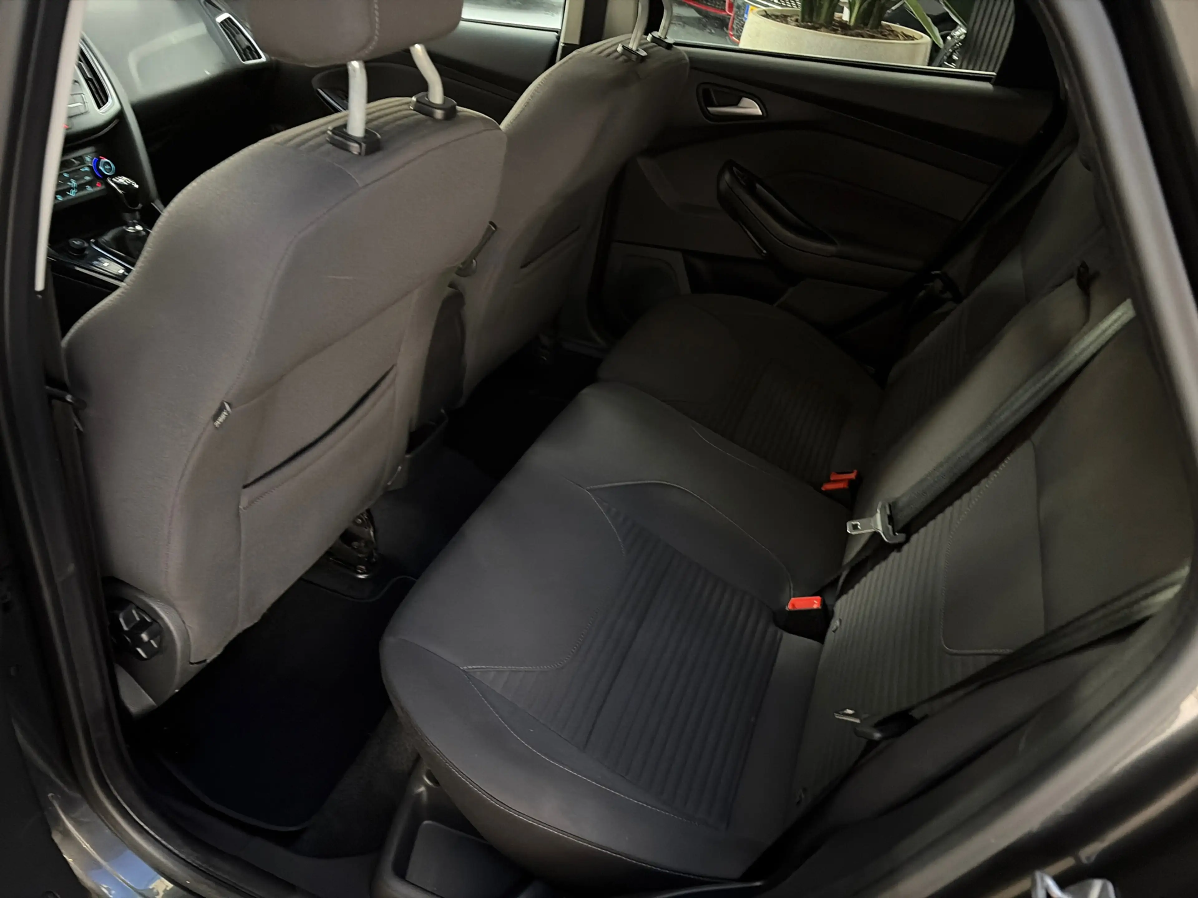 Ford Focus Wagon Titanium, volle uitvoering met nieuwe motor — photo 9