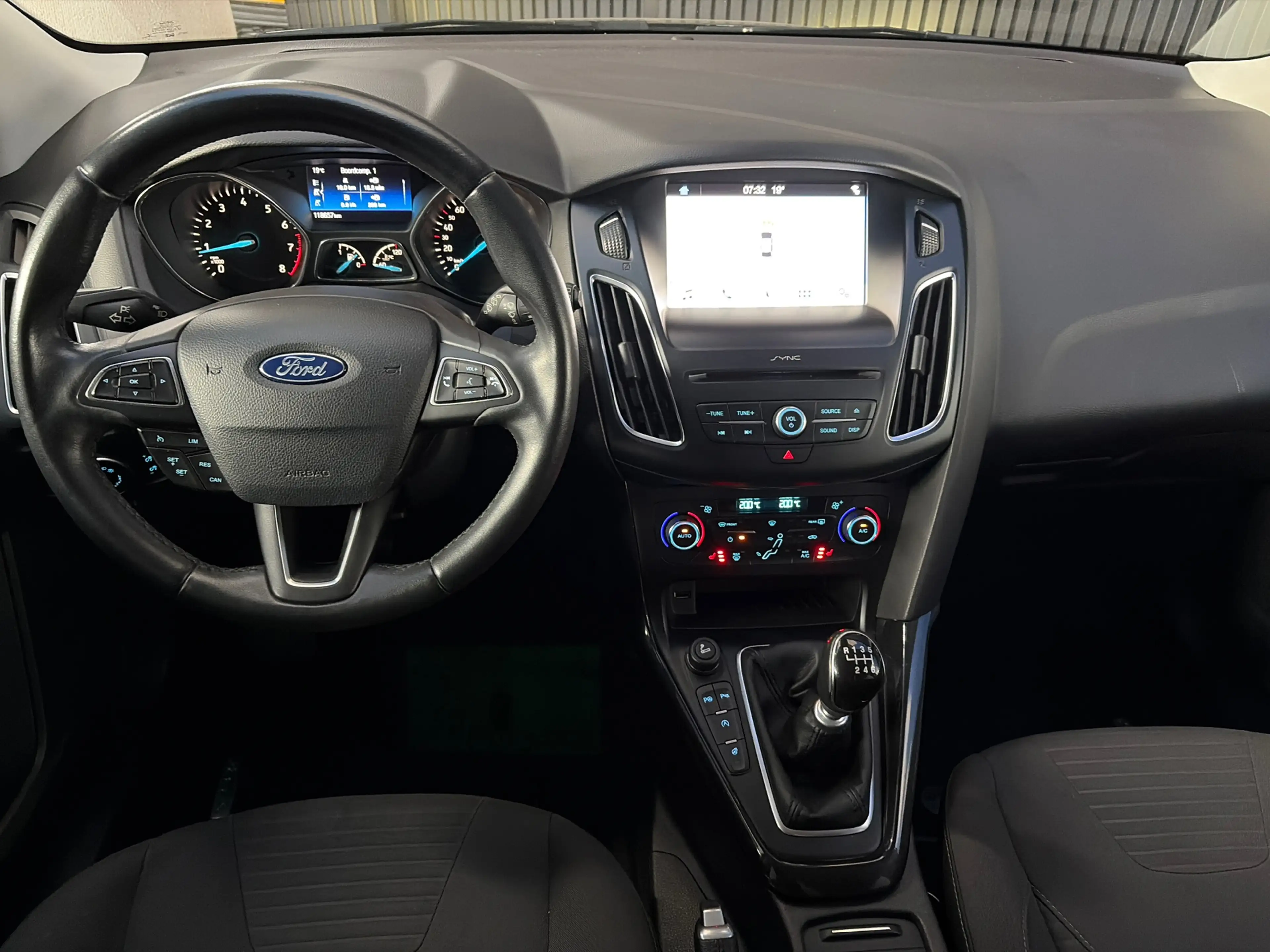 Ford Focus Wagon Titanium, volle uitvoering met nieuwe motor — photo 11